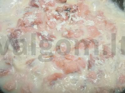 Spagečiai su rūkytos lašišos ir grietinėlės padažu Žingsnis 5