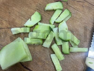 Salotas „Pial“ su saliami Žingsnis 3