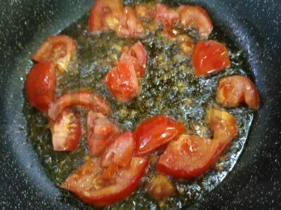 Kiaušinienė su pomidorais ir prieskoniais Žingsnis 6