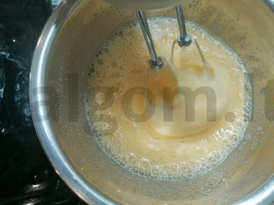 Klasikinė šarlotė su ledais Žingsnis 1