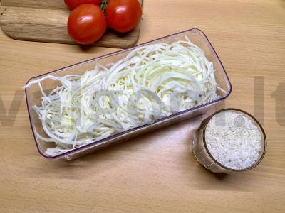 Patingėlių receptas kopūstų suktinukams pomidorų-sūrio padaže Žingsnis 1