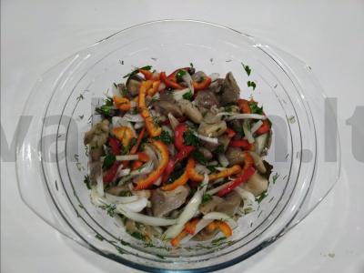 Marinuoti pievagrybiai su svogūnais ir paprikomis Žingsnis 5