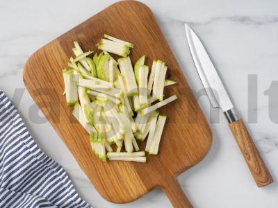 Šviežių daržovių salotos Žingsnis 1