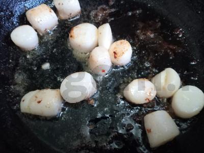 Salotos su jūros kriauklėmis ir granato sėklomis Žingsnis 4