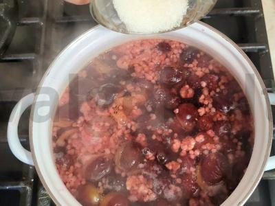 Kvapnus slyvų-gervuogių kompotas su avietėmis Žingsnis 3