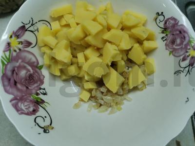 Salotas su marinuotais pievagrybiais Žingsnis 2