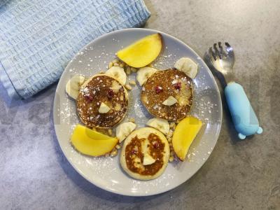 Bananų-varškės blynai su kokosu „Meškiukai“ pagrindine nuotrauka