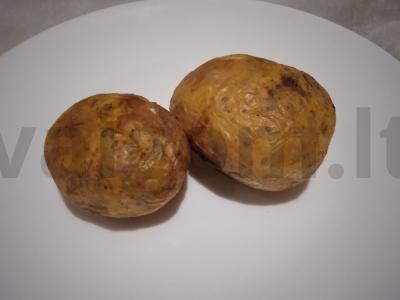 Keptas bulvės su grietinės, rūkytos dešros ir sūrio įdaru Žingsnis 3