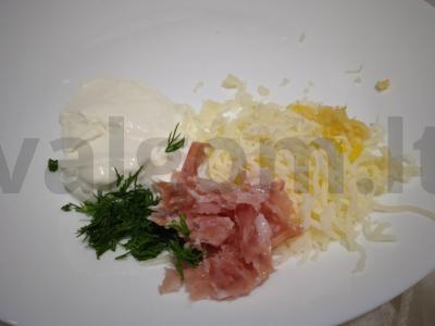 Keptas bulvės su grietinės, rūkytos dešros ir sūrio įdaru Žingsnis 5