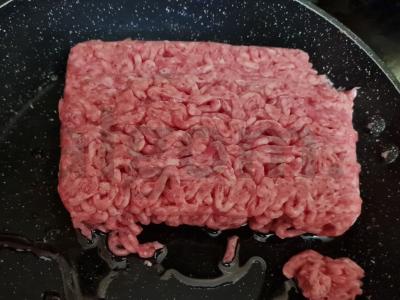 Makaronai po-flotiski su jautienos faršu Žingsnis 1