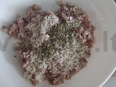 Vynuogių lapų dolma su faršu ir ryžiais Žingsnis 3