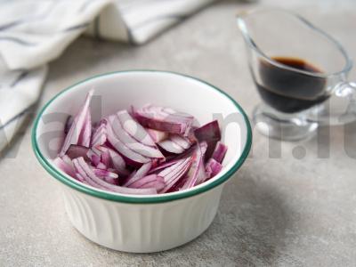 Pomidorų salotos su špinatais Žingsnis 1