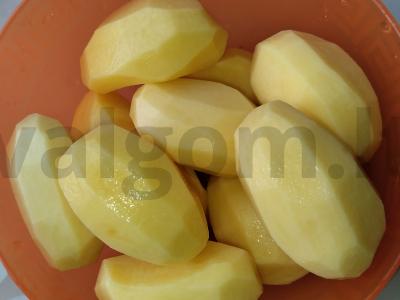 Kepta bulvytė su svogūnais ant lašinių Žingsnis 2