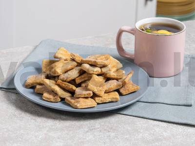 Traškūs namų krekeriai pagrindine nuotrauka