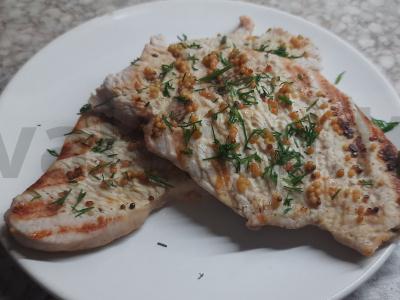 Kalakutienos krūtinėlės filė su prancūziška garstyčia ant grotelių pagrindine nuotrauka