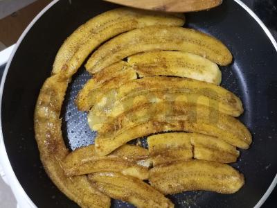 Blynai su keptu bananais ir cinamonu Žingsnis 5