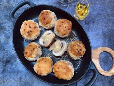 Įdaryti pievagrybiai džiūvėsėliuose Žingsnis 5