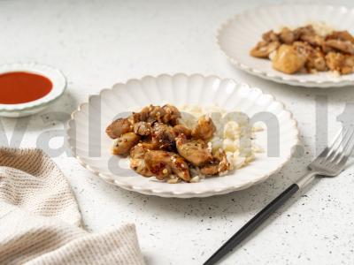 Vištiena „Yakitori“ pagrindine nuotrauka