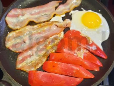 Pusryčiai su bekonu, kiaušiniu ir paprika Žingsnis 6