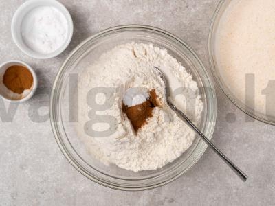 Namų meduoliai su kefyru Žingsnis 4