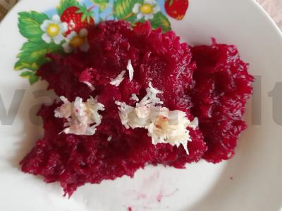 Sumuštinis su burokėlių salotomis ir silke Žingsnis 1