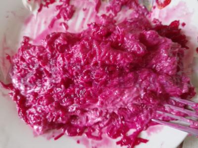 Sumuštinis su burokėlių salotomis ir silke Žingsnis 3