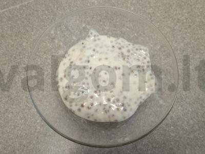 Chia pudingas su jogurtu, braškėmis, abrikosais ir pistacijomis Žingsnis 4