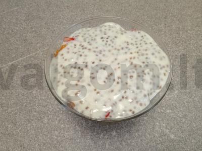 Chia pudingas su jogurtu, braškėmis, abrikosais ir pistacijomis Žingsnis 6