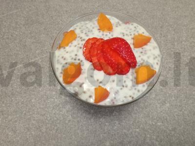 Chia pudingas su jogurtu, braškėmis, abrikosais ir pistacijomis Žingsnis 7