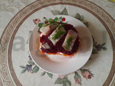 Sumuštinis „Silkė po kailiu“ pagrindine nuotrauka