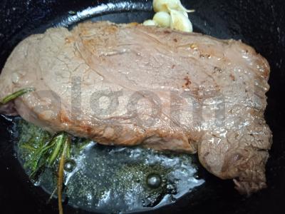 Jautienos steikas kvapniame svieste su rozmarinu ir česnaku Žingsnis 3