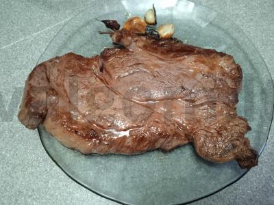 Jautienos steikas kvapniame svieste su rozmarinu ir česnaku Žingsnis 4