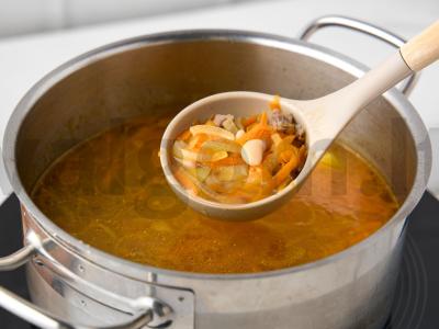 Pupelių ir salierų sriuba Žingsnis 6