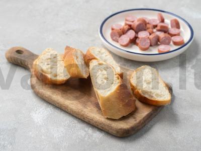 Karšti sumuštiniai su picos skoniu Žingsnis 1