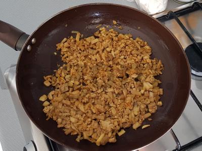 Šampinjonai, įdaryti vištiena ir sūriu Žingsnis 4