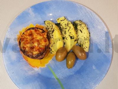 Šampinjonai, įdaryti vištiena ir sūriu pagrindine nuotrauka