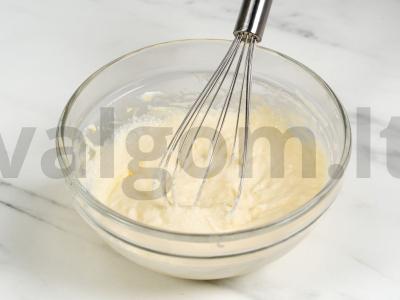 Krepšeliai su uogų įdaru ir baltymų kremu Žingsnis 3