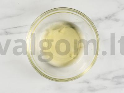 Krepšeliai su uogų įdaru ir baltymų kremu Žingsnis 10