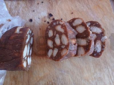 Šokoladinis dešrelė desertas pagrindine nuotrauka