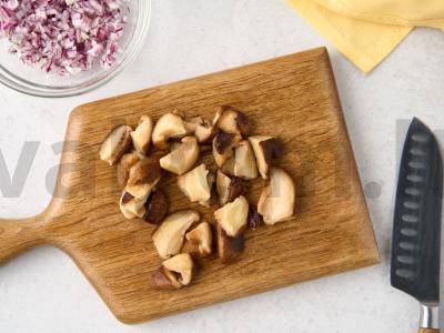 Lengvi springiniai ritinėliai su krevetėmis ir grybais Žingsnis 4