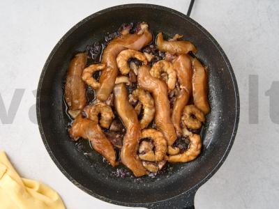 Lengvi springiniai ritinėliai su krevetėmis ir grybais Žingsnis 8