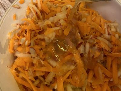 Morkų-obuolių salotas Žingsnis 4