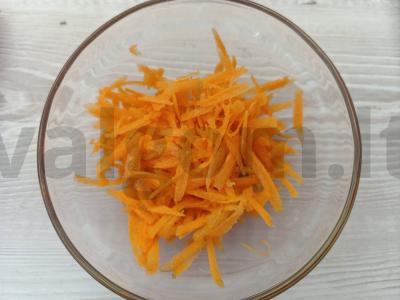 Vaisių ir daržovių salotas su džemu ir grietinėle Žingsnis 1