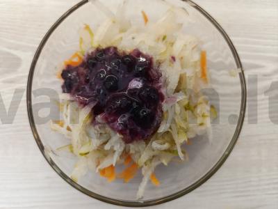 Vaisių ir daržovių salotas su džemu ir grietinėle Žingsnis 5