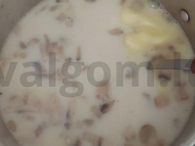 Grybų grietinėlės sriuba su sviestu Žingsnis 6