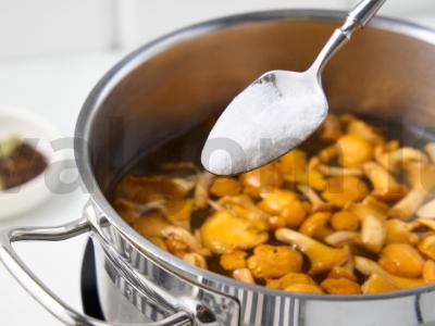 Marinuoti grybai Žingsnis 2