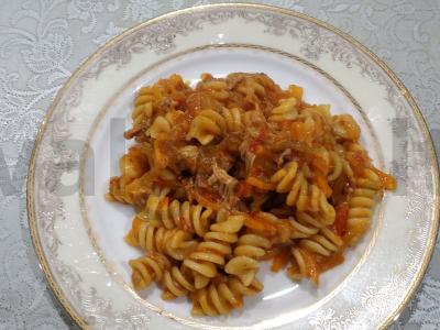 Skani makaronai su konservuotu vištiena Žingsnis 7