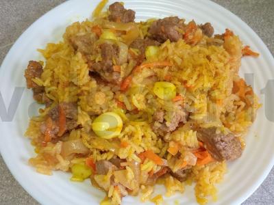 Jazminų ryžių plovas su jautiena ir česnaku pagrindine nuotrauka