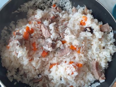 Aromatingas ryžiai su kiauliena ir daržovėmis Žingsnis 7