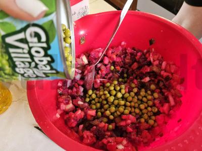 Aštrus vinigretas su marinuotais agurkais Žingsnis 5